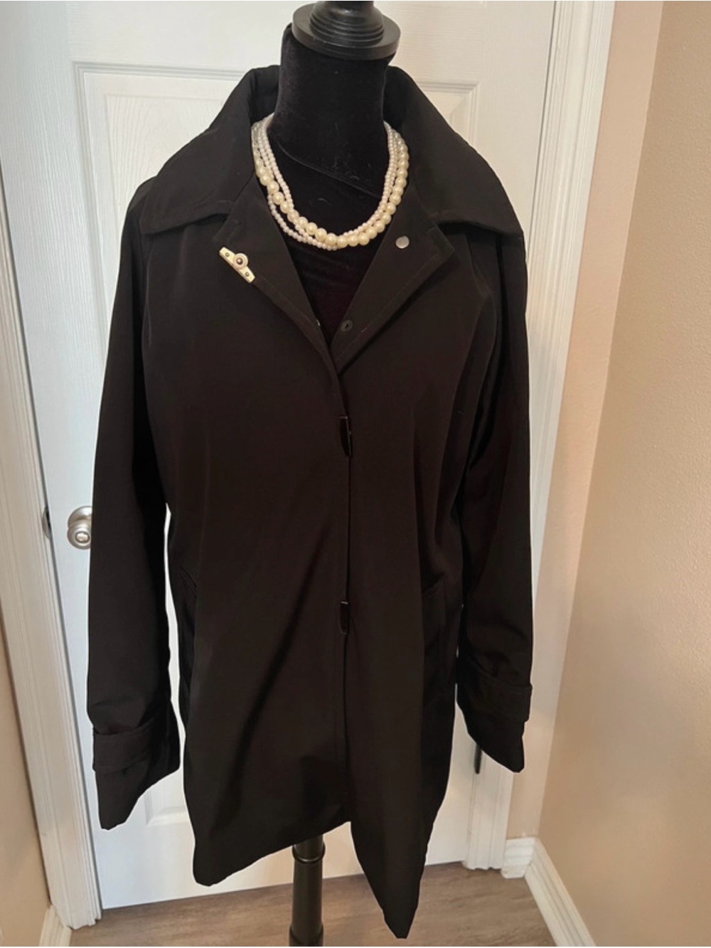 Jones New York Black Trench Coat - Classic Lightweight Outerwear